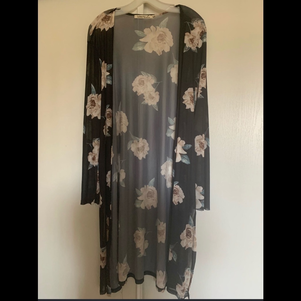 • Floral Cardigan •